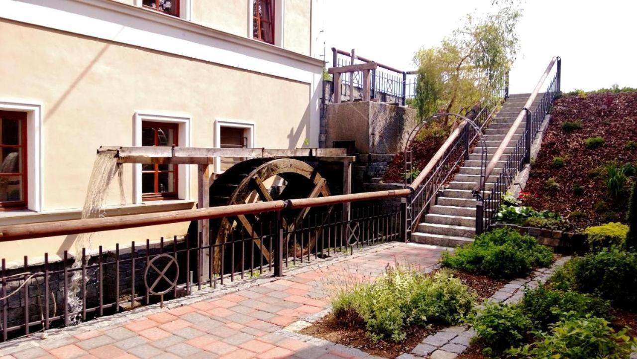 Mlyn Mitrovice Hotel Příbram Екстериор снимка